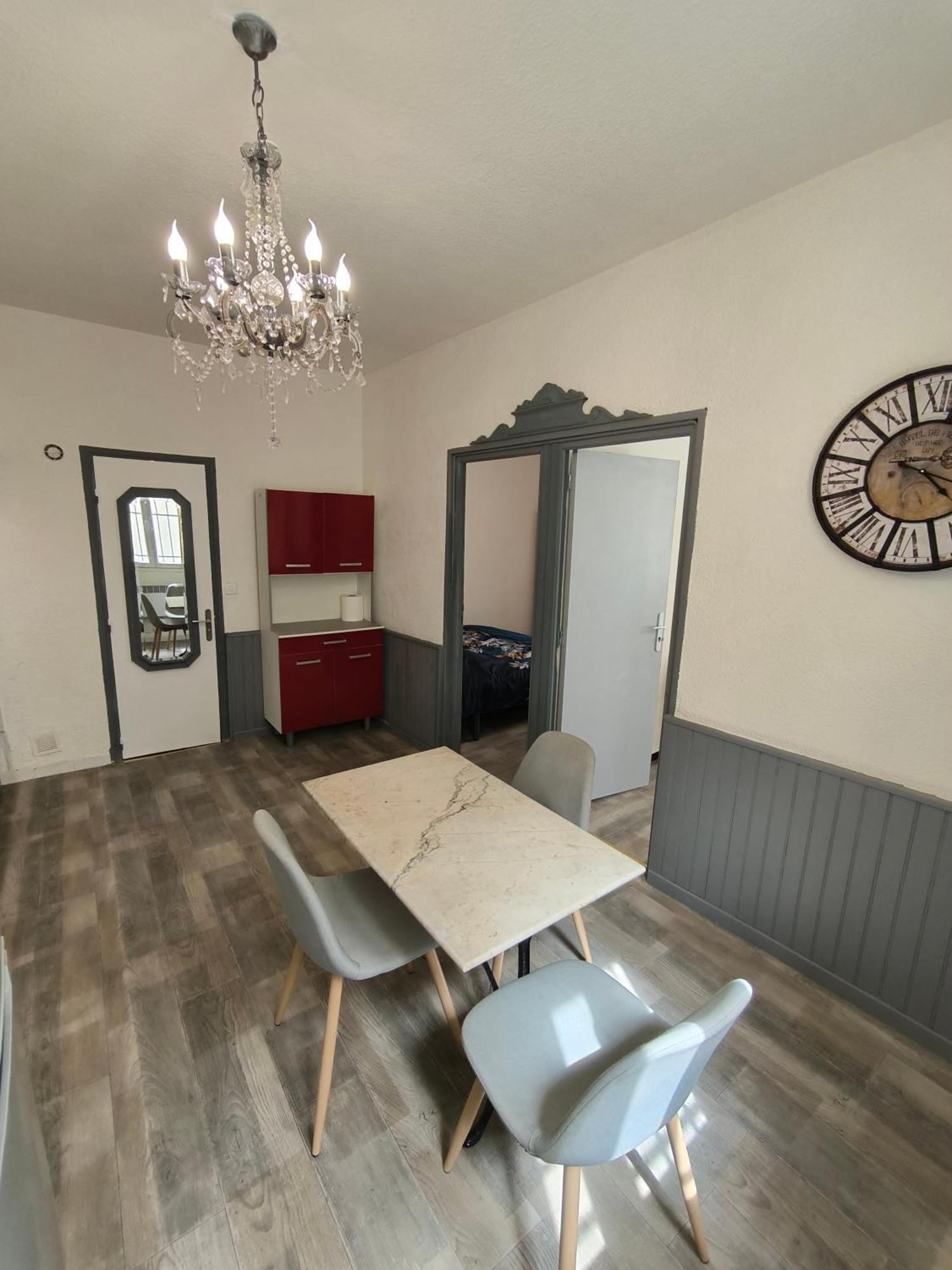 Appartement Chaleureux Dans Le Centre De Beziers Exterior photo