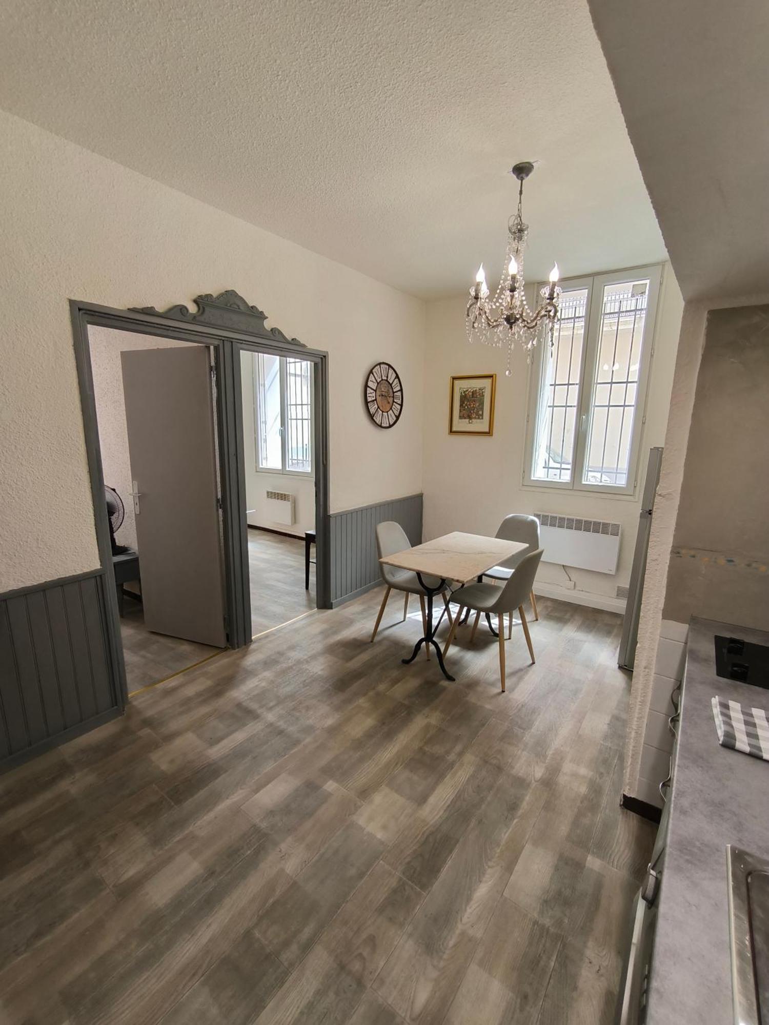 Appartement Chaleureux Dans Le Centre De Beziers Exterior photo