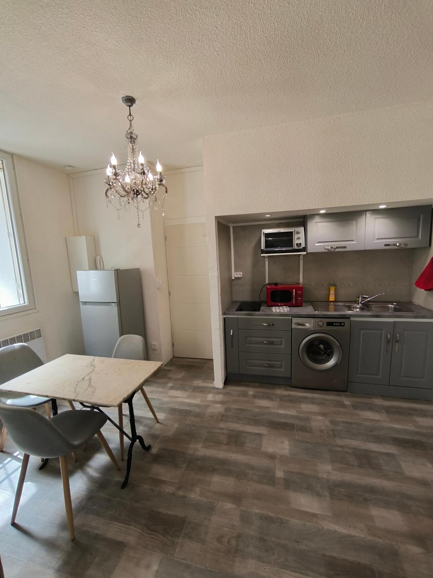 Appartement Chaleureux Dans Le Centre De Beziers Exterior photo